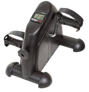 lot 22 image: Wakeman Fitness Mini Pedal Recumbent Exerciser