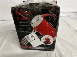 lot 23 image: Betty Crocker 7-Speed Hand Mixer
