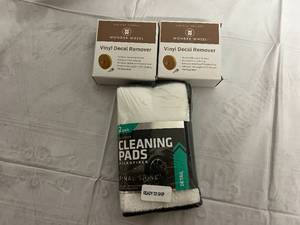 lot 129 image: 2 Vinyl Decal Removers and 2 Pack of Microfiber Cleaning Pads