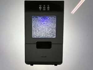 lot 139 image: Newair Countertop Nugget Ice Maker