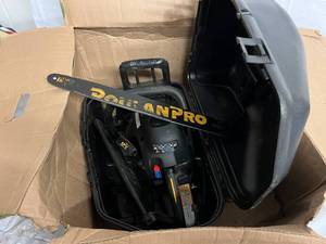 lot 176 image: Poulan Pro 18 Gas Chainsaw