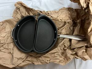 lot 178 image: Nordic Ware Italian FrittataOmelet Pan