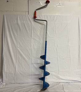 lot 247 image: 7 Hand Crank Ice Auger
