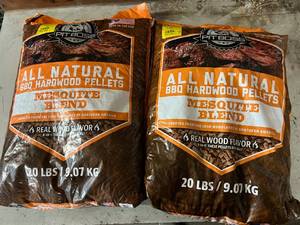 lot 262 image: 2 x 20lb Bags of Pit Boss BBQ Smoking Pellets - Mesquite Blend
