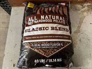 lot 270 image: 40lb Bag of Pit Boss BBQ Smoking Pellets - Classic Blend