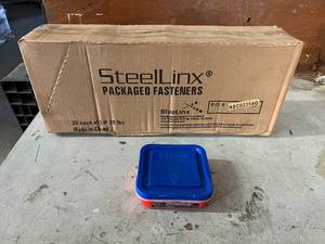 lot 272 image: 20 x 1lb Containers of SteelLinx Drywall Screws - #8 x 2 12 inches