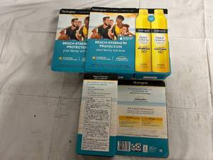 lot 289 image: 3 Boxes of Neutrogena Beach Defense WaterSun Protection 60 SPF Spray Sunscreen