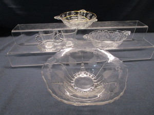 lot 205 image: Elegant Glass