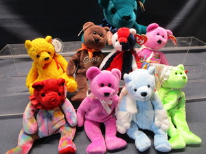lot 218 image: Ty Beanies