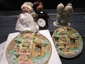 lot 225 image: Precious Moments