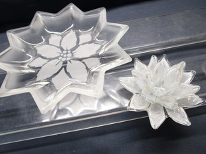 lot 228 image: Lotus Blossom, Poinsettias Dish