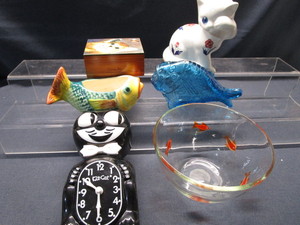 lot 242 image: Kit Cat Klock, Fish Pitcher