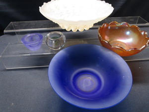 lot 243 image: Art & Carnival Glass
