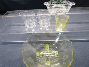 lot 260 image: Yellow Depression Glass