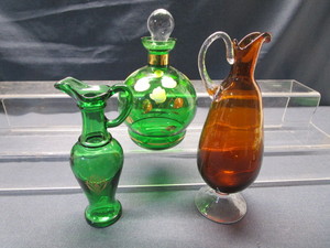 lot 261 image: Amber Ewer, Decanter