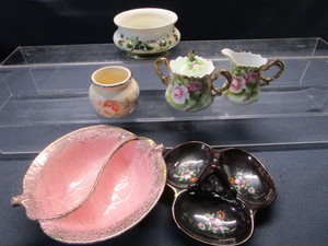 lot 276 image: Lefton & Gold Trimmed Dishes