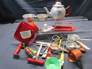 lot 288 image: Vintage Kitchenwares
