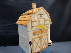 lot 113 image: Cookie Barn Cookie Jar