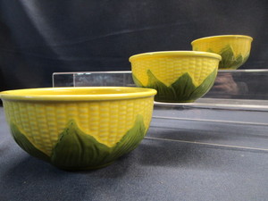 lot 51 image: Shawnee Corn Nesting Bowls