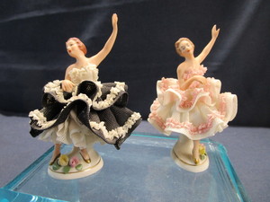 lot 53 image: Dresden Lace Edge Dancers