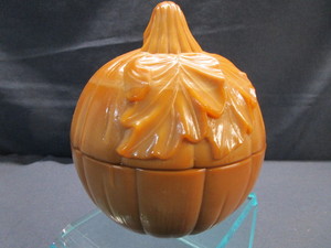 lot 55 image: Carmel Slag Pumpkin Candy