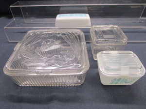 lot 61 image: Vintage Refrigerator Dishes
