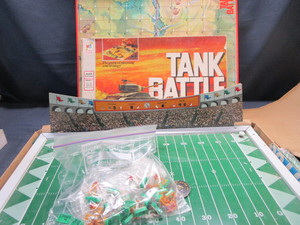 lot 77 image: Vintage Electric Football & Tank Battle Games