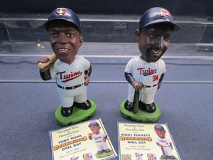 lot 89 image: Bobbleheads Oliva & Puckett