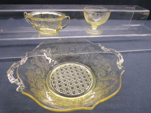 lot 92 image: Yellow Depression Sugar, Sherbet, Bowl