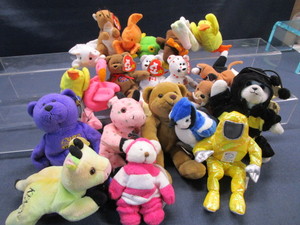 lot 97 image: Ty Mini Beanies, Off Brands