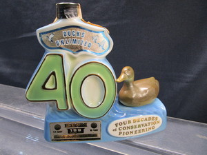 lot 148 image: DU 1977 Mallard Hen Decanter