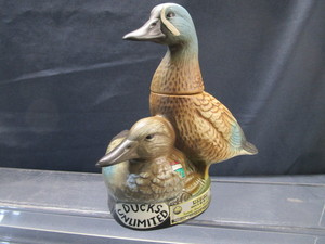 lot 149 image: DU Blue Wing Teal Decanter