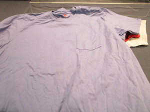 lot 143 image: Hanes Tee Shirts