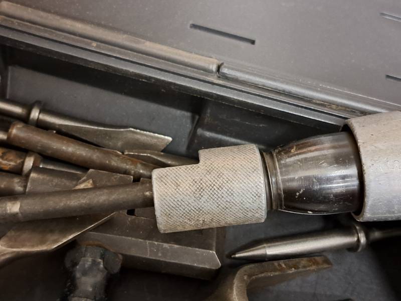 lot 103 image: CP Air Chisel with Chisel Bits and Case