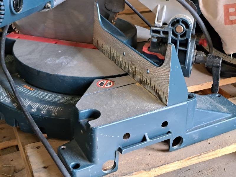 lot 115 image: Bosch 12 Compound Miter Saw 3912
