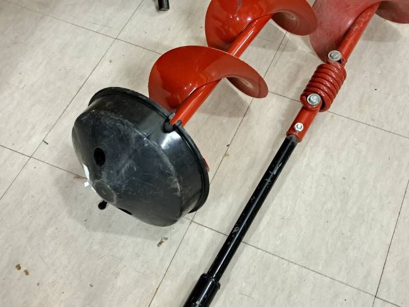 lot 25 image: GSMoon Eskimo Shark Z51 Gas Ice Auger LBL512 with (2) Auger Bits