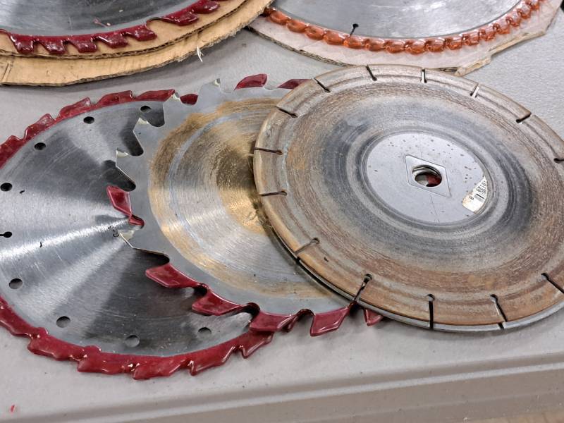 lot 324 image: Assorted Saw Blades - (1) 12, (3) 10 and (3) 7