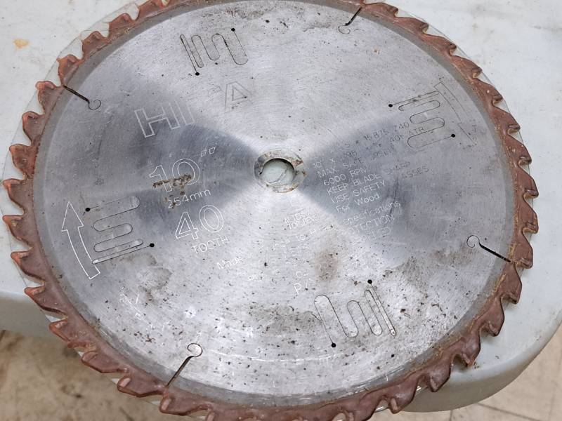 lot 325 image: Lot of (5) Assorted Saw Blades - (2) 12 and (3) 10