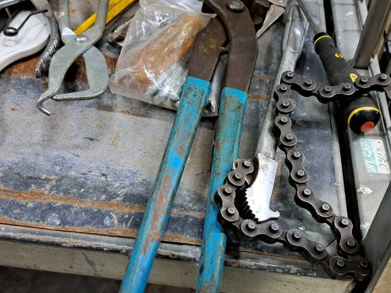 lot 346 image: Lot of (1 Box) Pliers, Drivers and Punches