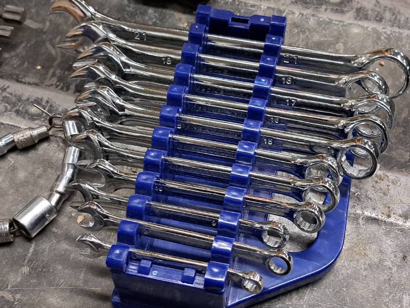 lot 347 image: Lot of (1 Box) Assorted Sockets and Wrenches