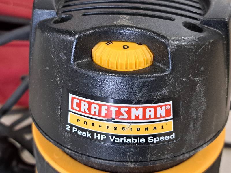 lot 61 image: Craftsman Professional 2-Peak HP Variable Speed Router 315.26921 with Case