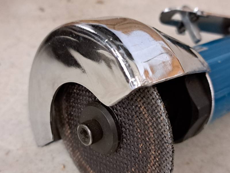 lot 74 image: 3 Air Cut-Off Tool with Wrench