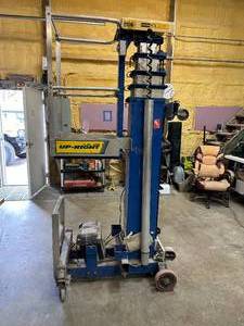 Up-Right Electric Man Lift
