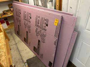 5 Miscellaneous Pieces of Formular Styrofoam Insulation