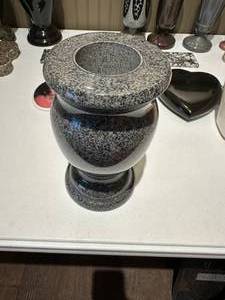 Grantie Vase wdrain Charcoal 5 x5 x 9