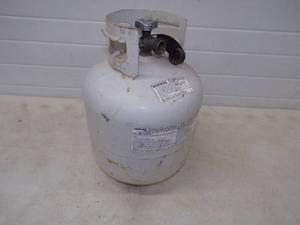 lot 64 image: 20# Propane Tank