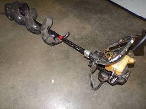 lot 65 image: 9 Ice Auger