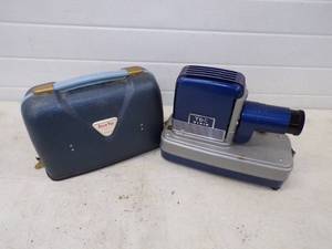 lot 69 image: Vintage Slide Projector