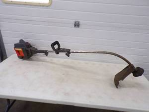 lot 2 image: Husquavarna String Trimmer