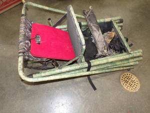 lot 23 image: Deer Stand With Umbrella